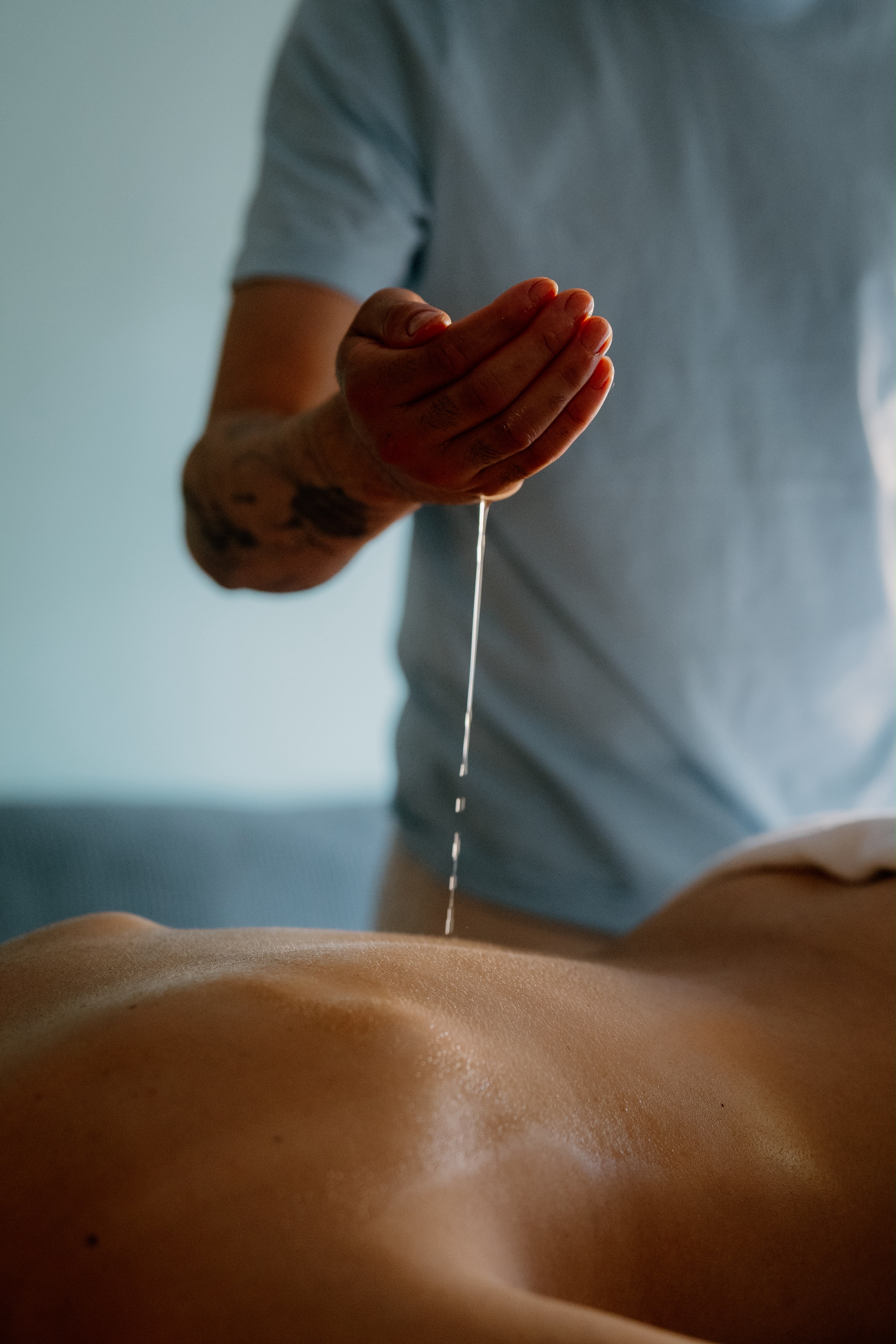 Massage treatment by Matheus Pires